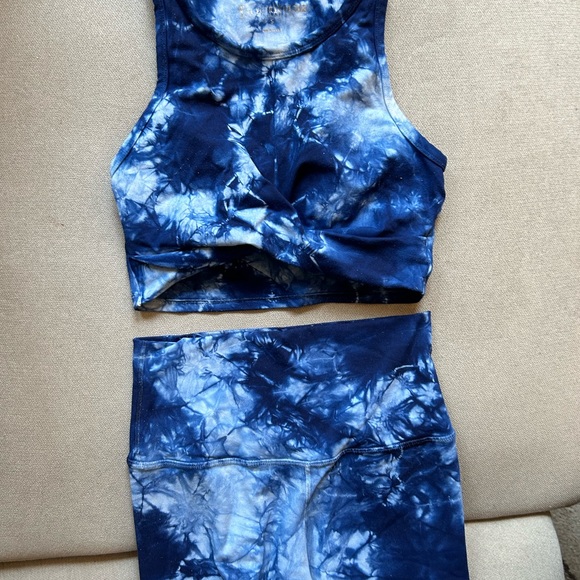 Electric & Rose | Blue tie-dye workout set. - Picture 5 of 6